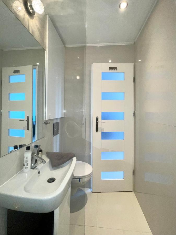 Sasi - Cozy Apartment For 6 People In Centre Varsóvia Exterior foto