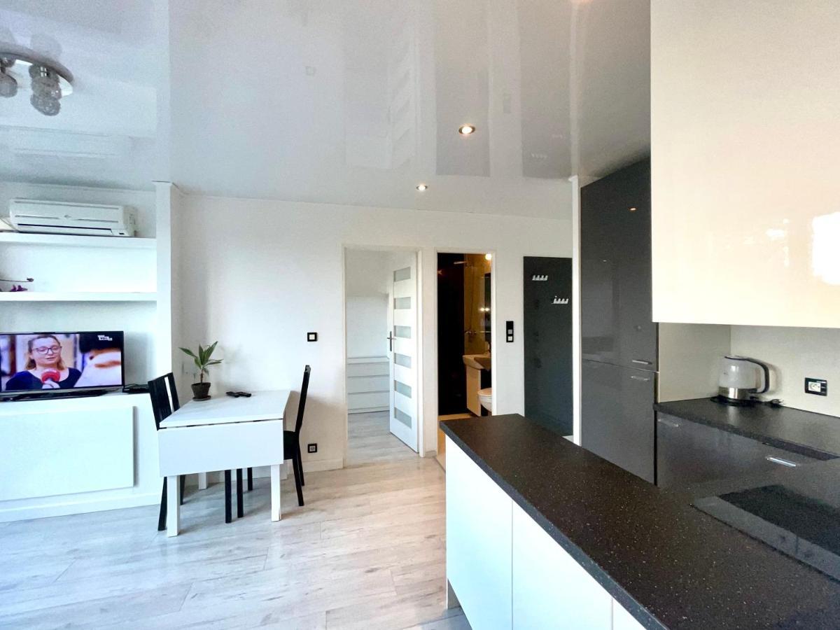 Sasi - Cozy Apartment For 6 People In Centre Varsóvia Exterior foto